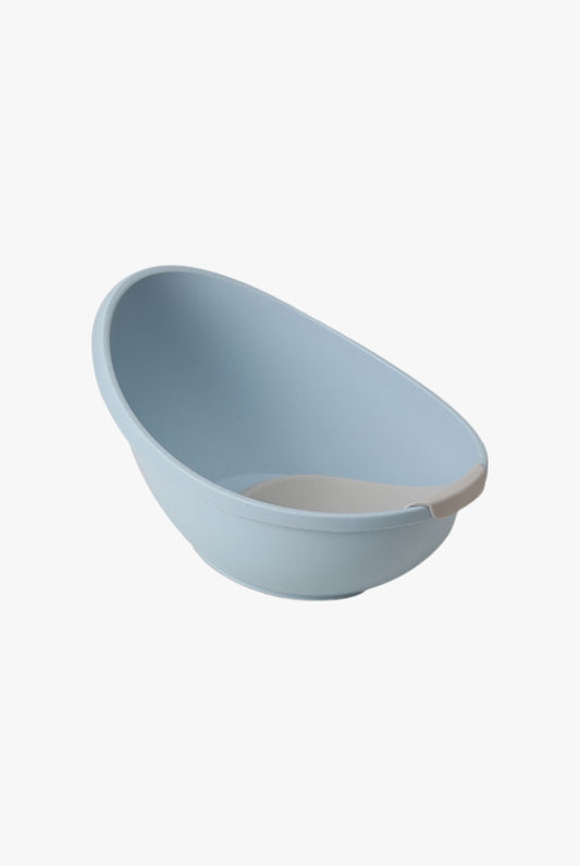 Egg-shaped baby bathtub